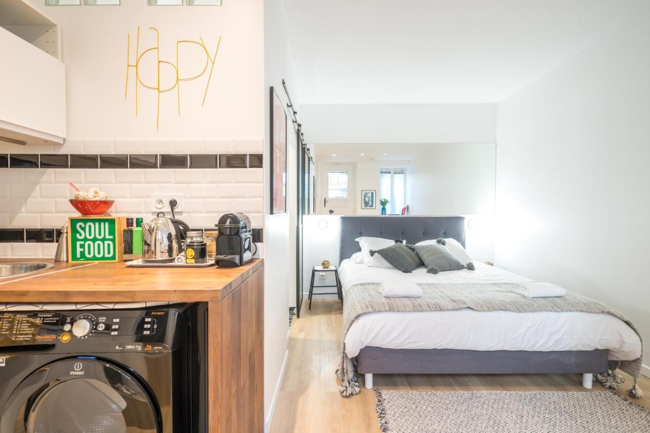 Happy Days - Eiffel Studio & Terrasse Apartment Paris Luaran gambar